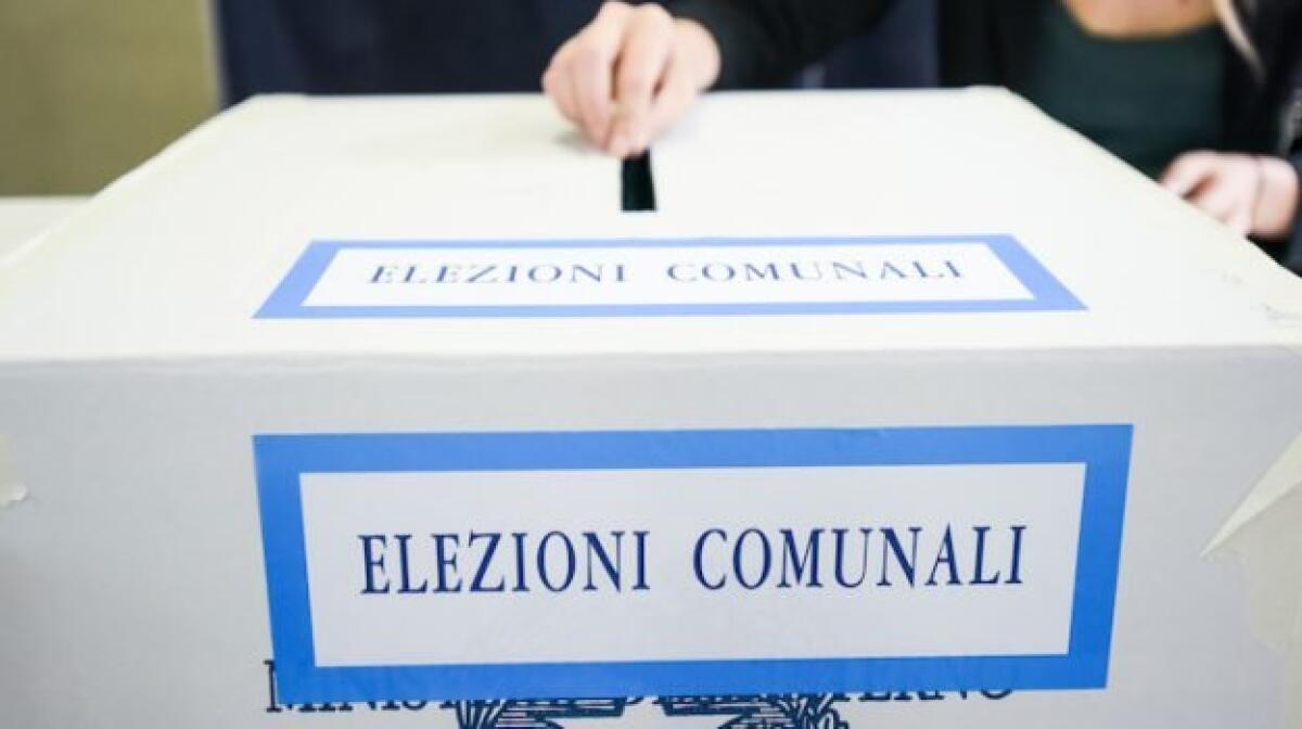 RINVIO ELEZIONI AMMINISTRATIVE IN SICILIA: PROROGA DEI MANDATI DEI SINDACI E DEI CONSIGLI COMUNALI ELETTI NEL 2020 E 2021 - 