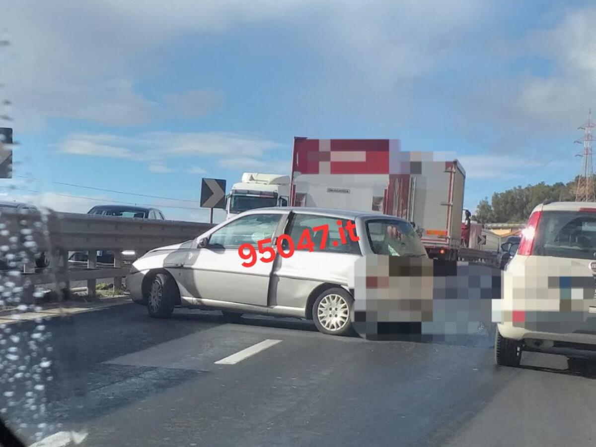 GRAVE INCIDENTE SULLA SS121  SOCCORSI SUL POSTO E LUNGHE CODE - 