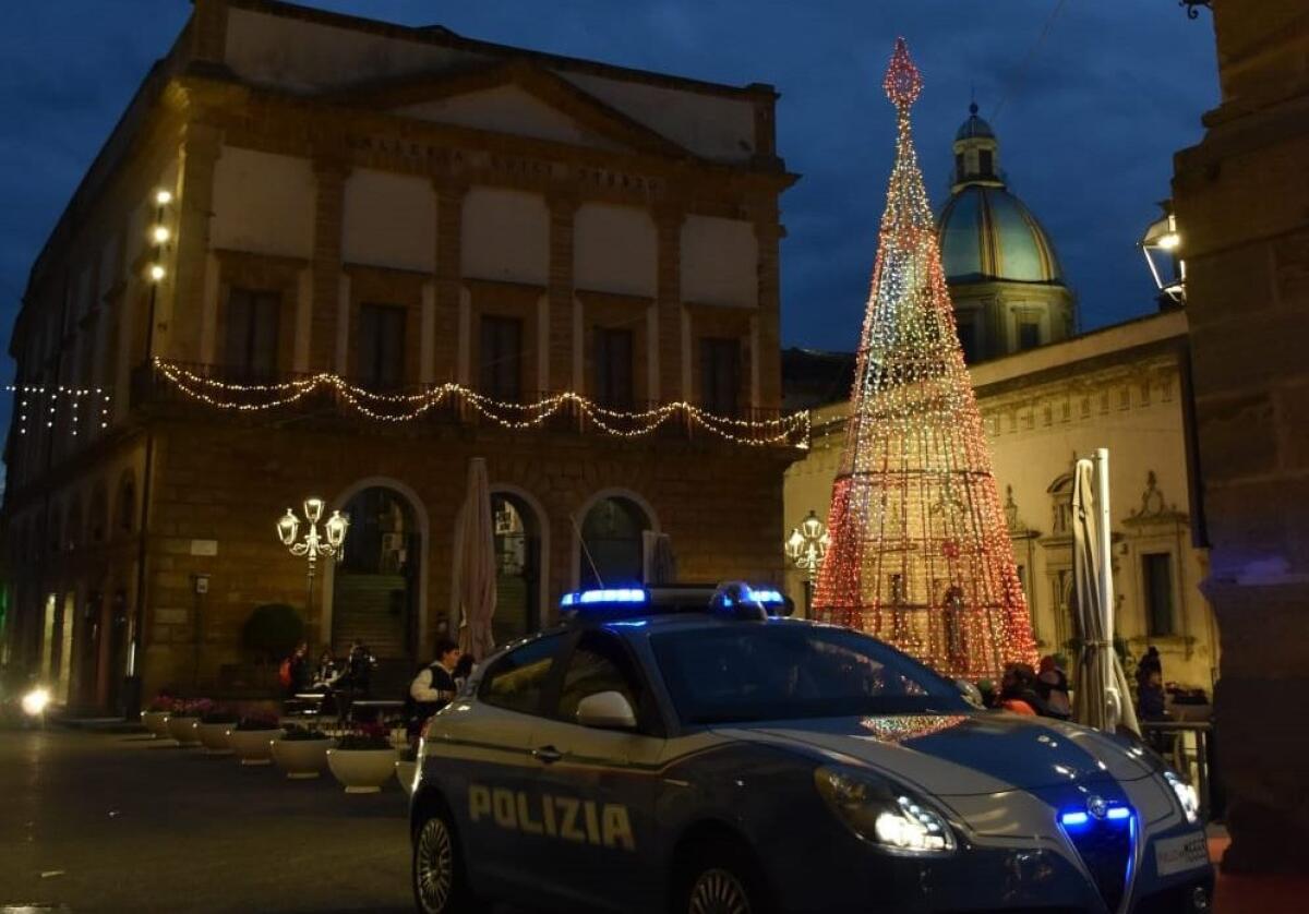 SFRECCIA NEL CENTRO DI CALTAGIRONE URTANDO AUTO: FERMATO UBRIACO ALLA GUIDA - 