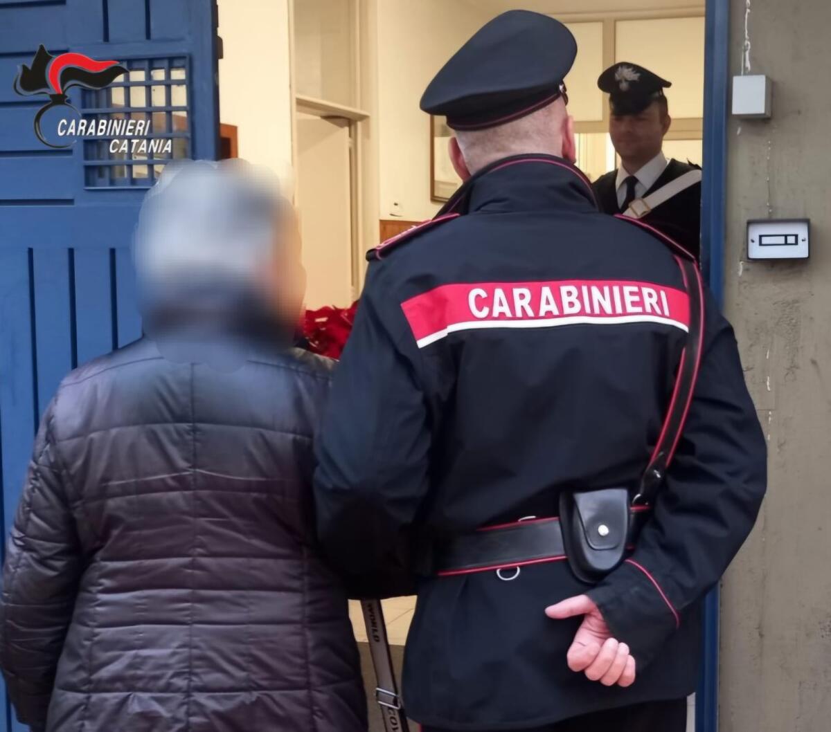 TRUFFA AI DANNI DI UN’ANZIANA A CATANIA: LA DONNA CHIAMA I CARABINIERI E FERMA IL MALVIVENTE - 