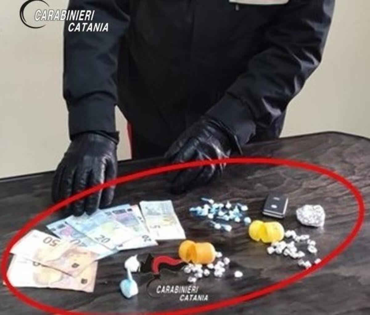 Giarre: 18enne Sorpreso di Notte con Cocaina e Bilancino - 