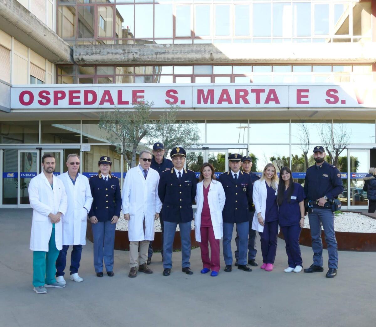 A POLIZIA DI STATO INCONTRA I PICCOLI PAZIENTI DELLA PEDIATRIA E NEUROPSICHIATRIA INFANTILE DELL’OSPEDALE DI ACIREALE - 