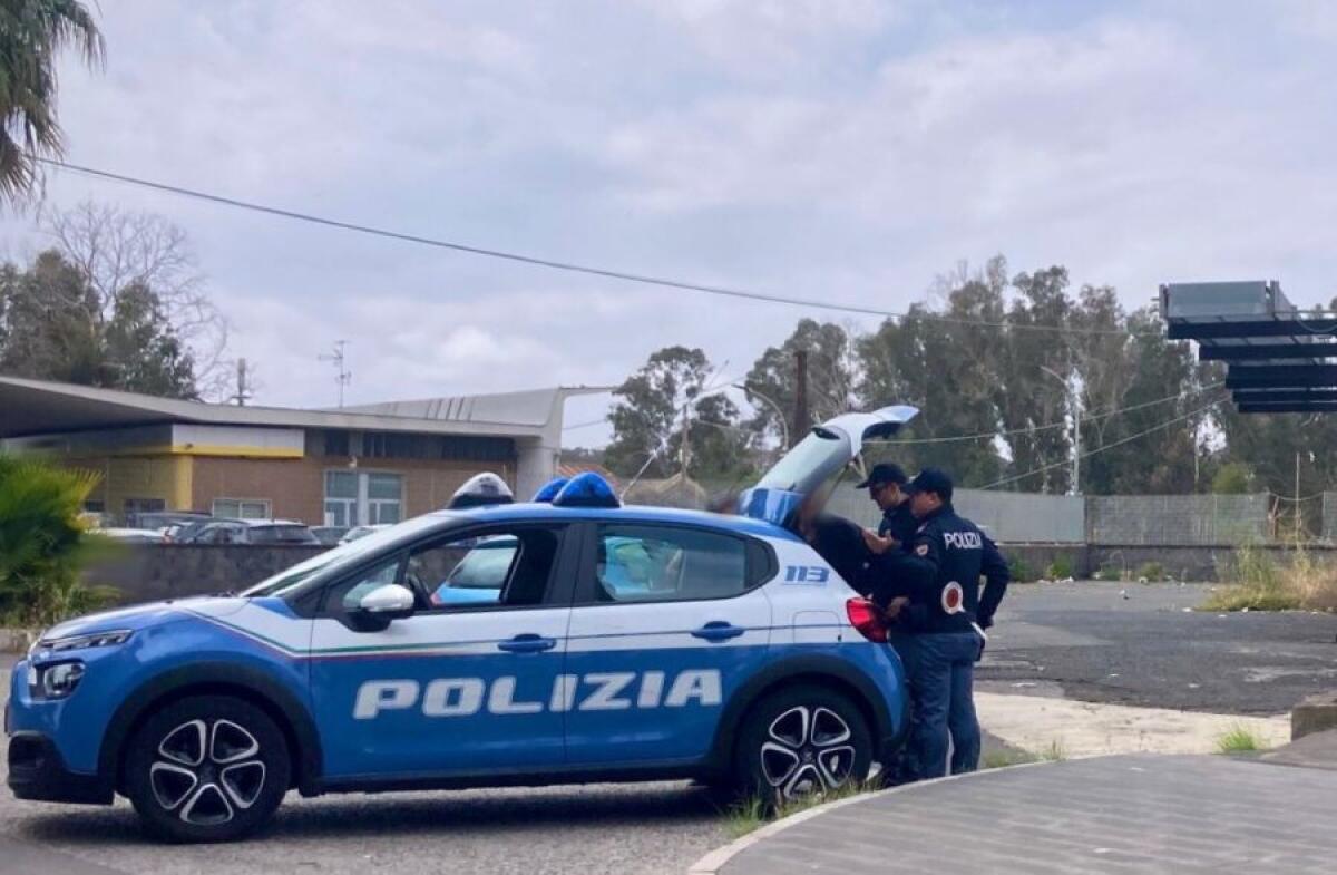 CATANIA. LADRO SERIALE TENTA IL COLPO SU UN’AUTO NOLEGGIATA: SVENTATO DA UN ISPETTORE FUORI SERVIZIO - 