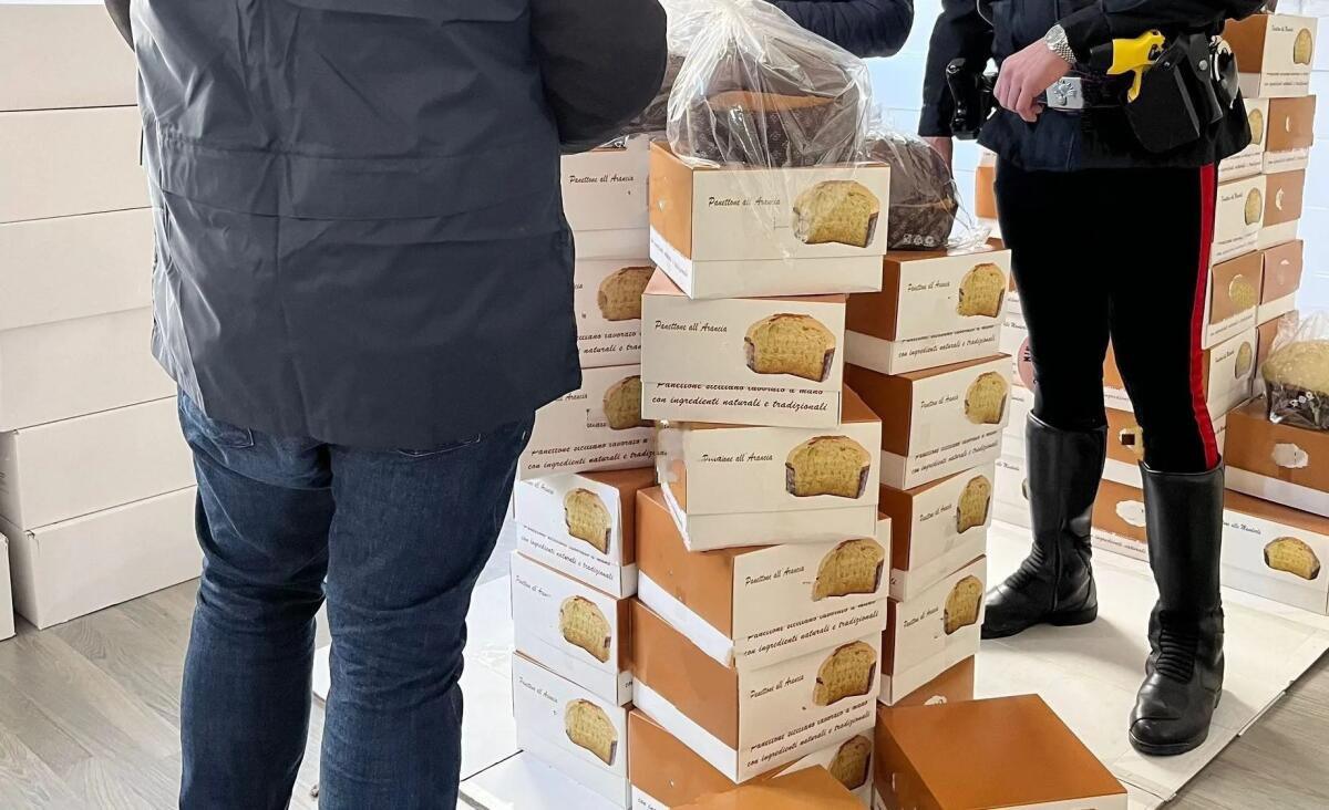 PANETTONI SCADUTI RIETICHETTATI E PRONTI ALLA VENDITA: MAXI SEQUESTRO DEI NAS TRA PALERMO E AGRIGENTO - 