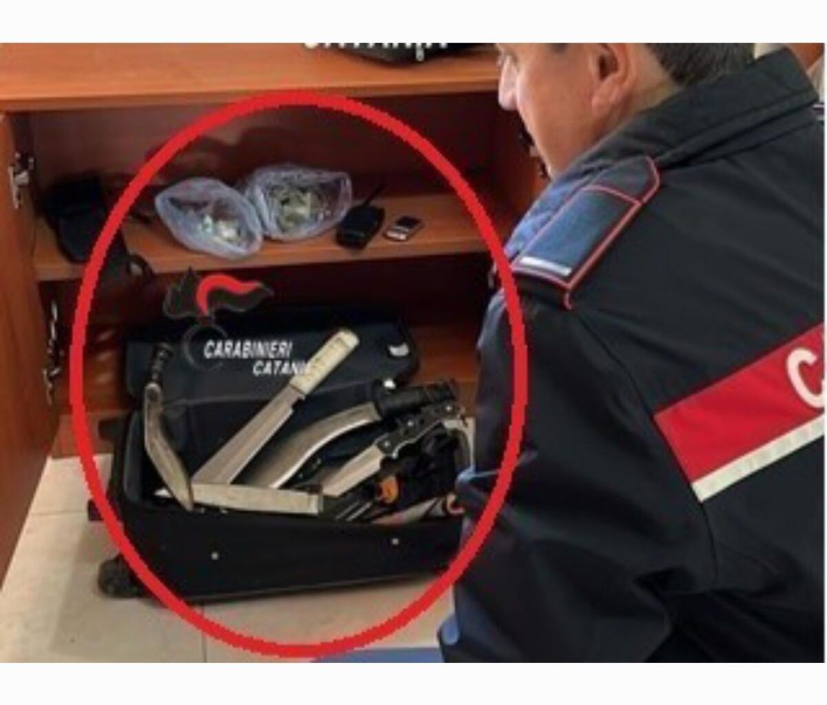 DROGA E ARMI, 22ENNE DI MISTERBIANCO ARRESTATO DAI CARABINIERI - 