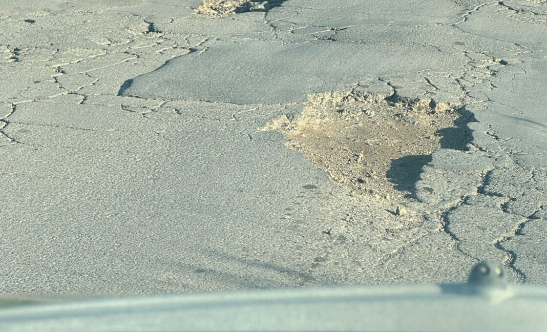 LA "SALITA DELLE TRE CASE" SOTTO ACCUSA: LA SEGNALAZIONE, "HO CAMBIATO DUE RUOTE PER COLPA DELLA STRADA"