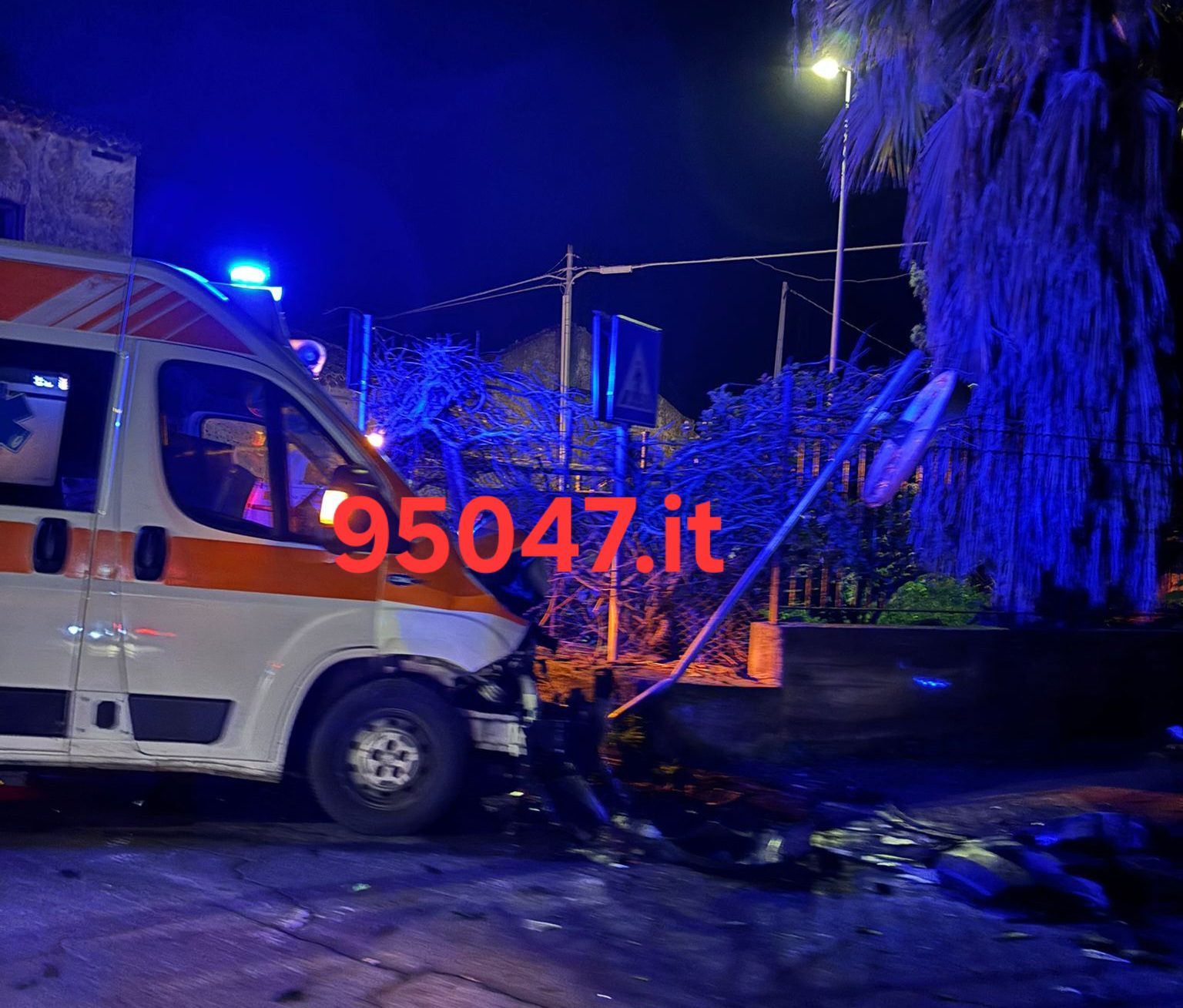 GRAVE INCIDENTE A PALAZZOLO SCONTRO TRA AUTO E AMBULANZA, SEI FERITI