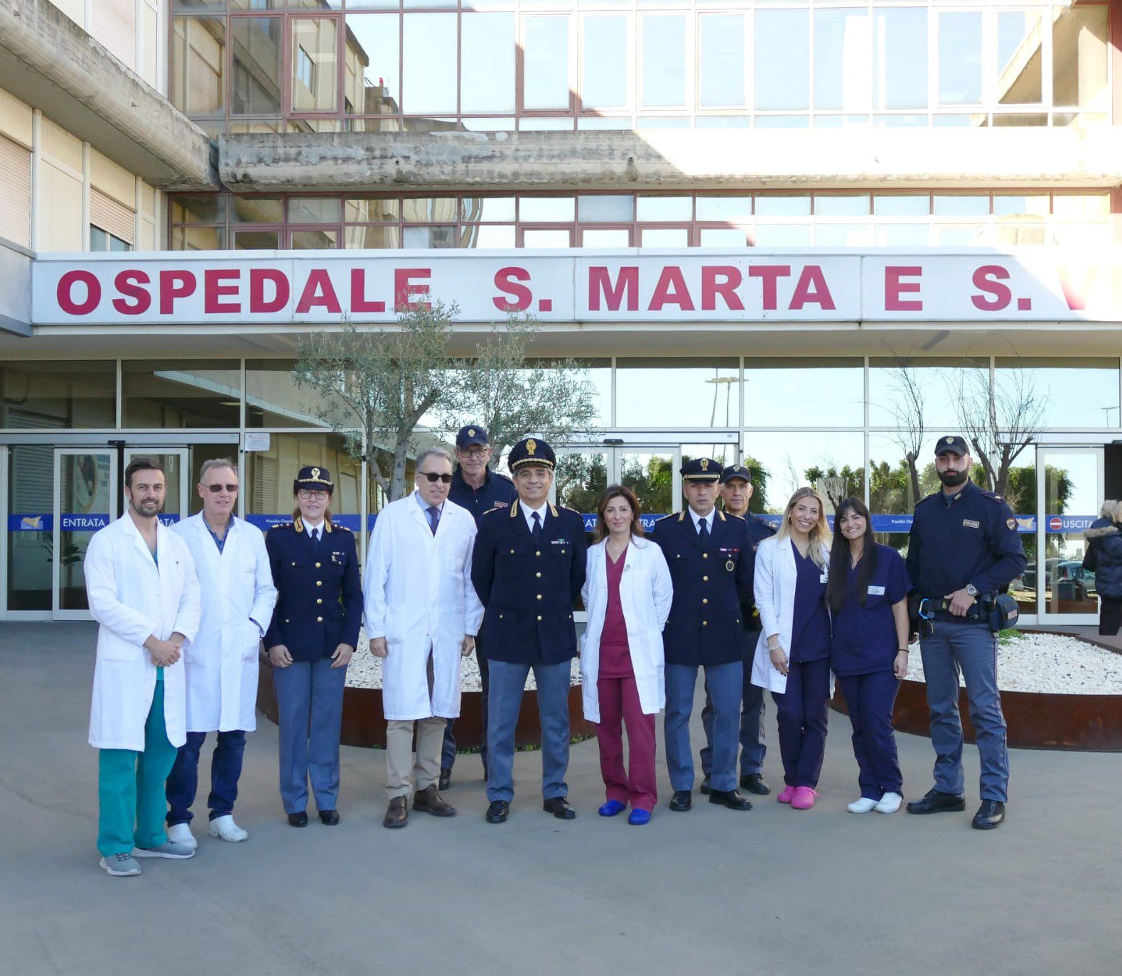 A POLIZIA DI STATO INCONTRA I PICCOLI PAZIENTI DELLA PEDIATRIA E NEUROPSICHIATRIA INFANTILE DELL’OSPEDALE DI ACIREALE