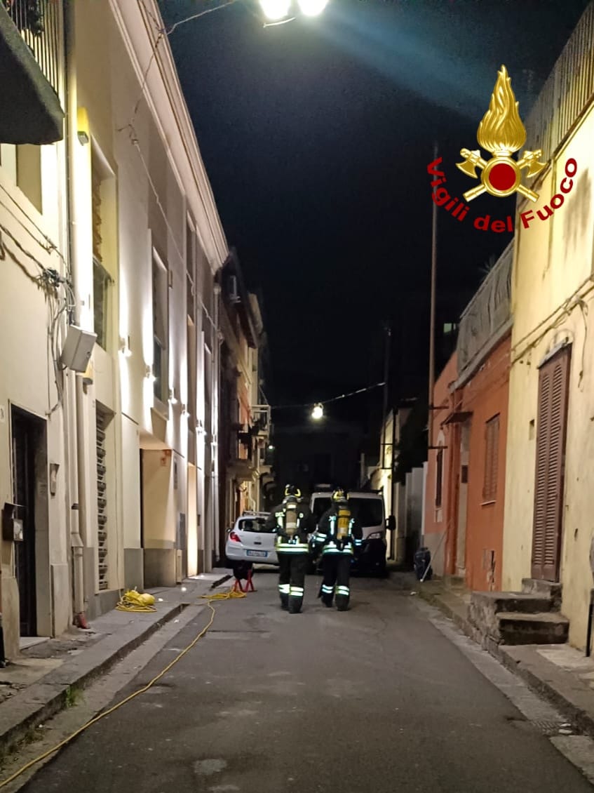 INTERVENTO DEI VIGILI DEL FUOCO A CATANIA: EVITATA TRAGEDIA PER FUGA DI GAS