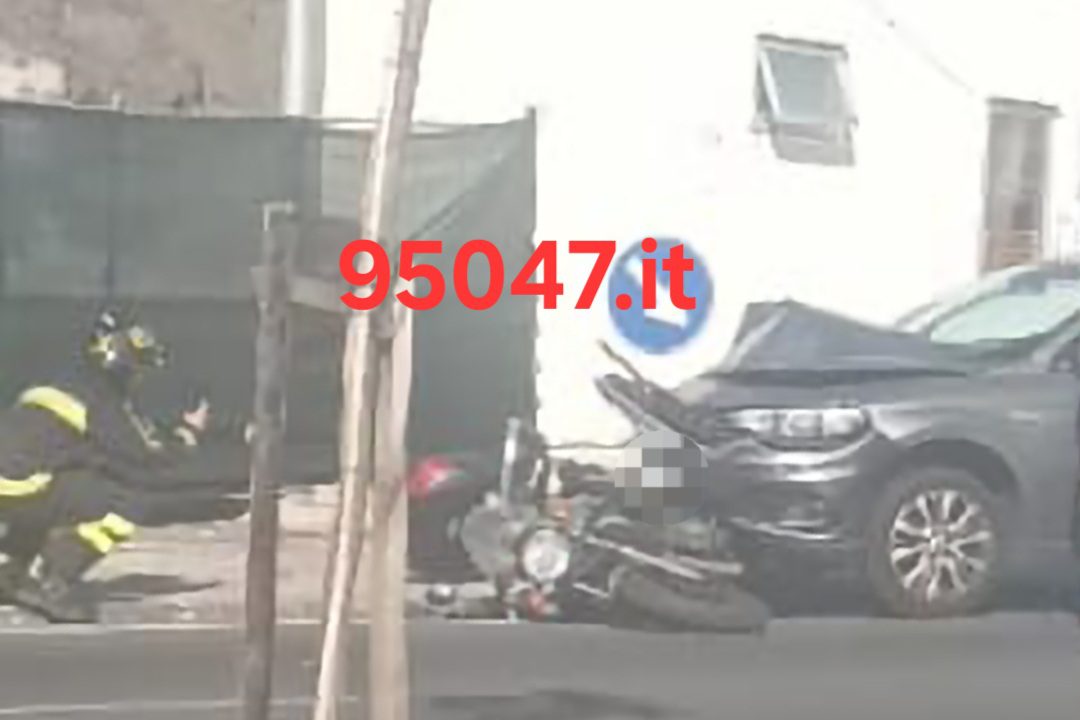 SCONTRO VIOLENTO VICINO AL GARIBALDI NESIMA: GRAVE UN MOTOCICLISTA