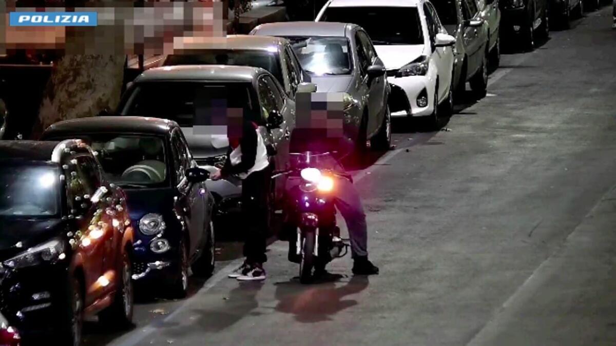 CATANIA, RUBAVANO AUTO E CHIEDEVANO IL RISCATTO: OTTO ARRESTI, I NOMI - 