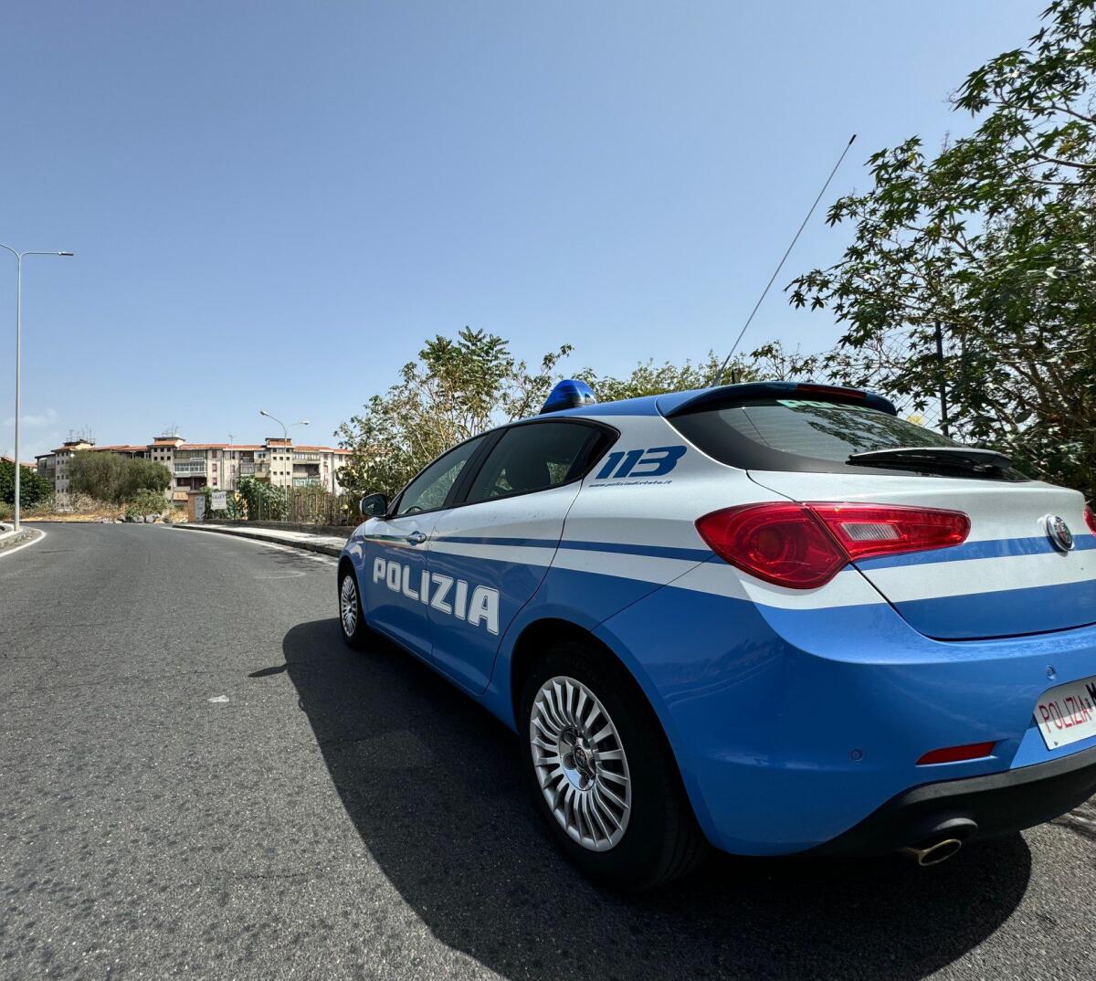 23ENNE DI MISTERBIANCO: IN GIRO A CATANIA SENZA PATENTE E CON DROGA NASCOSTA NELLO SCOOTER, ARRESTATO - 