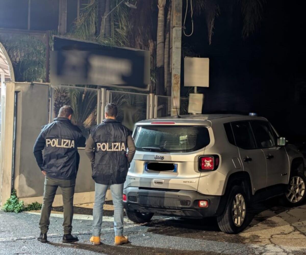 SCOPERTA DISCOTECA ABUSIVA AD ACI CATENA: 200 PERSONE IN PISTA, DENUNCIATO IL GESTORE - 