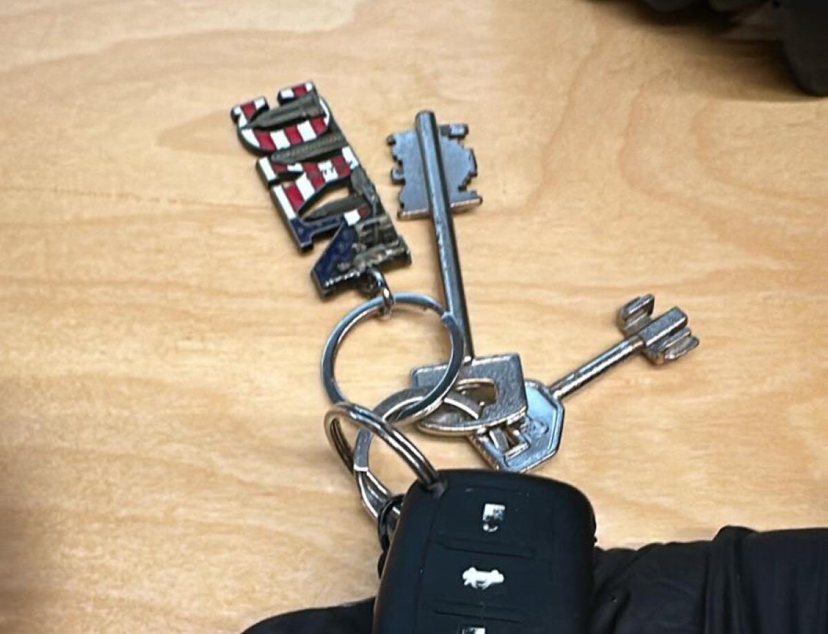 SERVIZIO OGGETTI SMARRITI DI 95047.IT: CHIAVI DI CITROËN RITROVATE A PATERNÒ - 