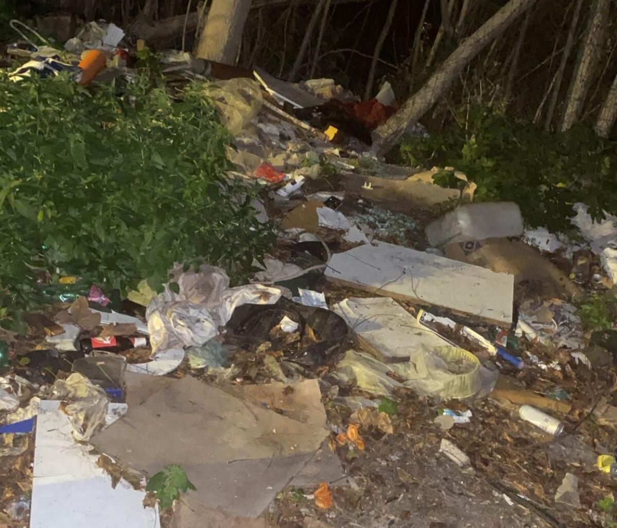 DEGRADO A PATERNO, PIAZZA NINO LA RUSSA: NON BASTANO AMMINISTRAZIONE E OPERATORI, SERVE IL CONTRIBUTO DI TUTTI. LA LETTERA DI UNA CITTADINA - 