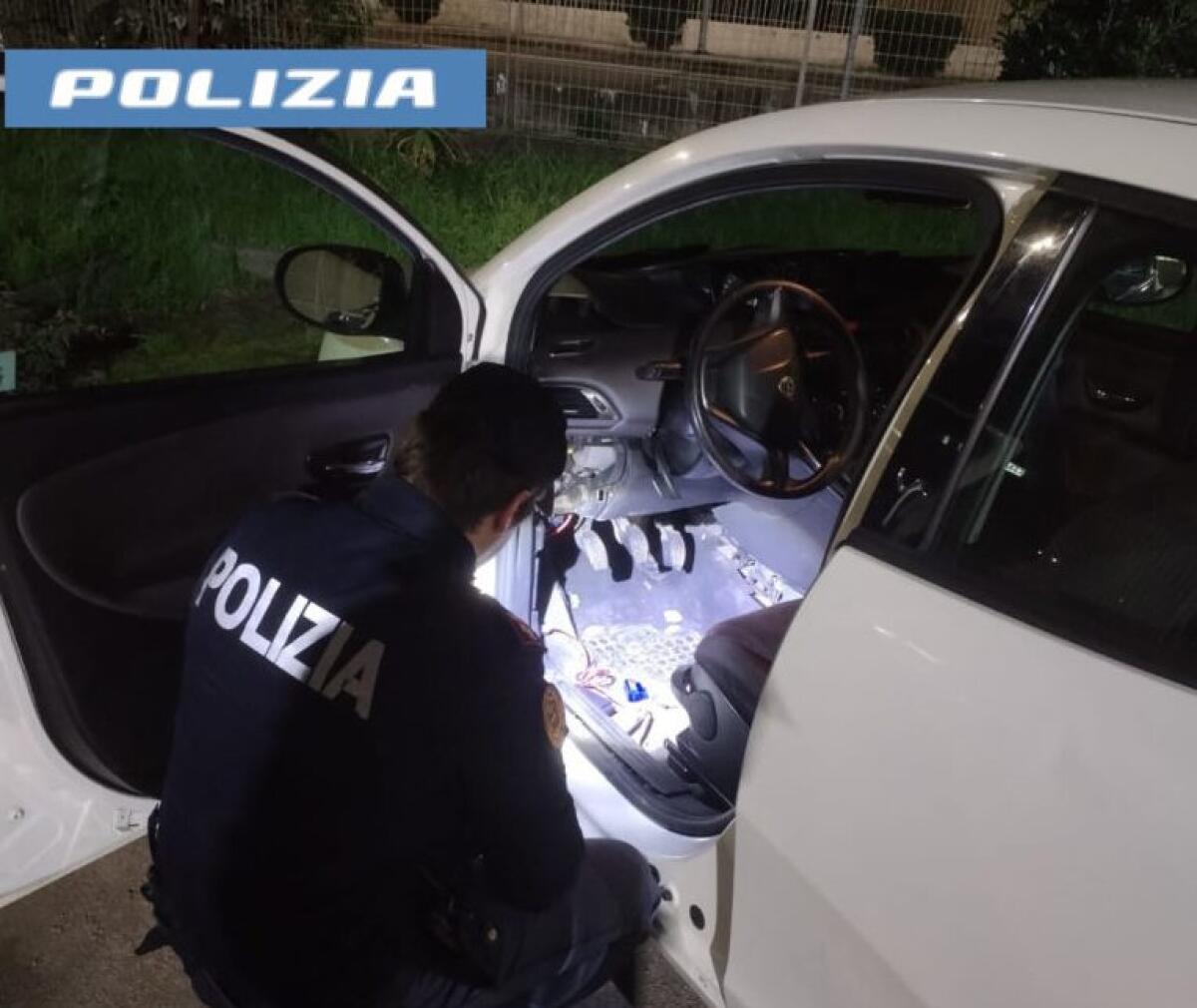 CATANIA, LADRI D’AUTO COLTI IN FLAGRANTE NELLA NOTTE DI NATALE: ARRESTATI DALLA POLIZIA - 