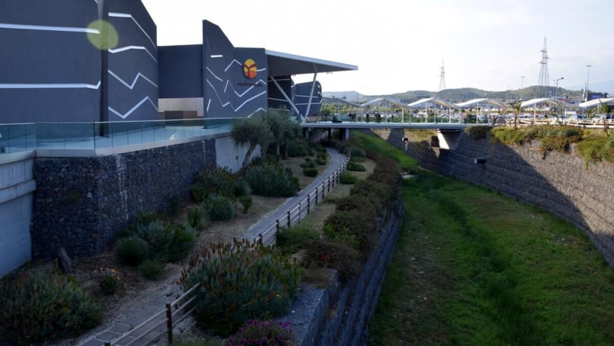 ALLERTA ROSSA A MISTERBIANCO: IL SINDACO OLTRE LE SCUOLE CHIUDE GLI ESERCIZI NELL'AREA DEL DISTRETTO COMMERCIALE, TRA QUESTI IL "CENTRO SICILIA" - 