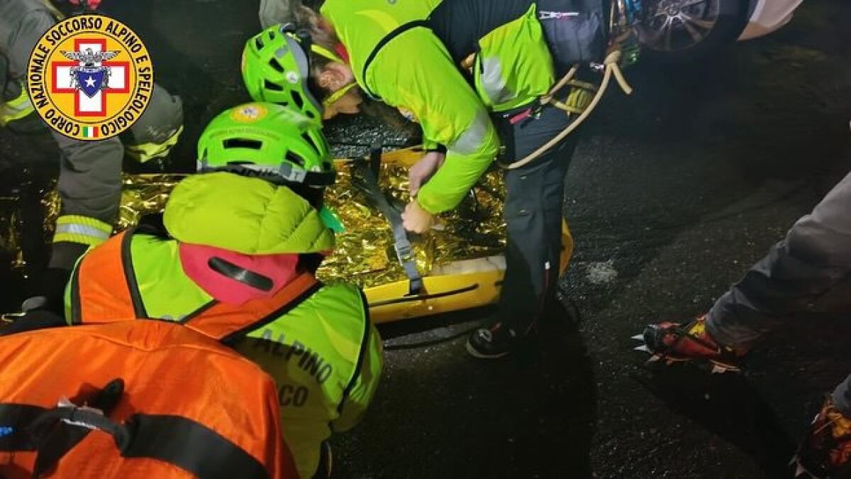 SCIATORE DI FONDO 83ENNE ABBANDONATO DAI COMPAGNI E SALVATO DAL SOCCORSO ALPINO SULL’ETNA - 