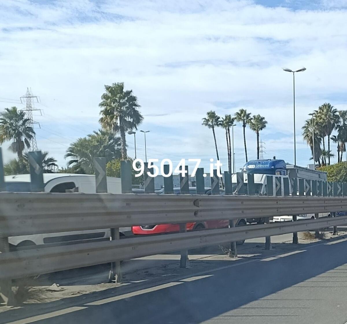 INCIDENTE SULLA SS 121 VICINO MISTERBIANCO: LUNGHE CODE VERSO CATANIA, TRAFFICO IN TILT - 