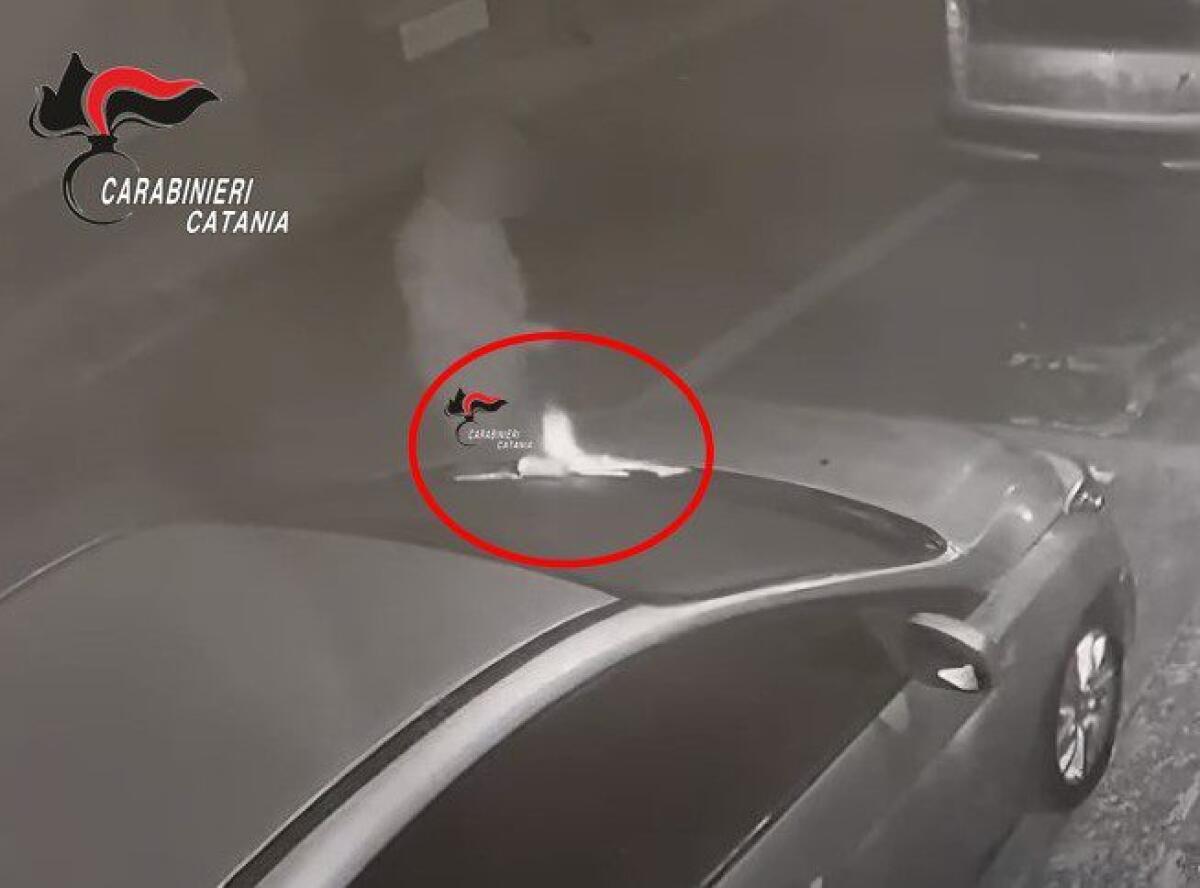 GRAMMICHELE VUOLE CHE L'EX MOGLIE TORNI CON LUI E LE BRUCIA AUTO, ARRESTATO - 