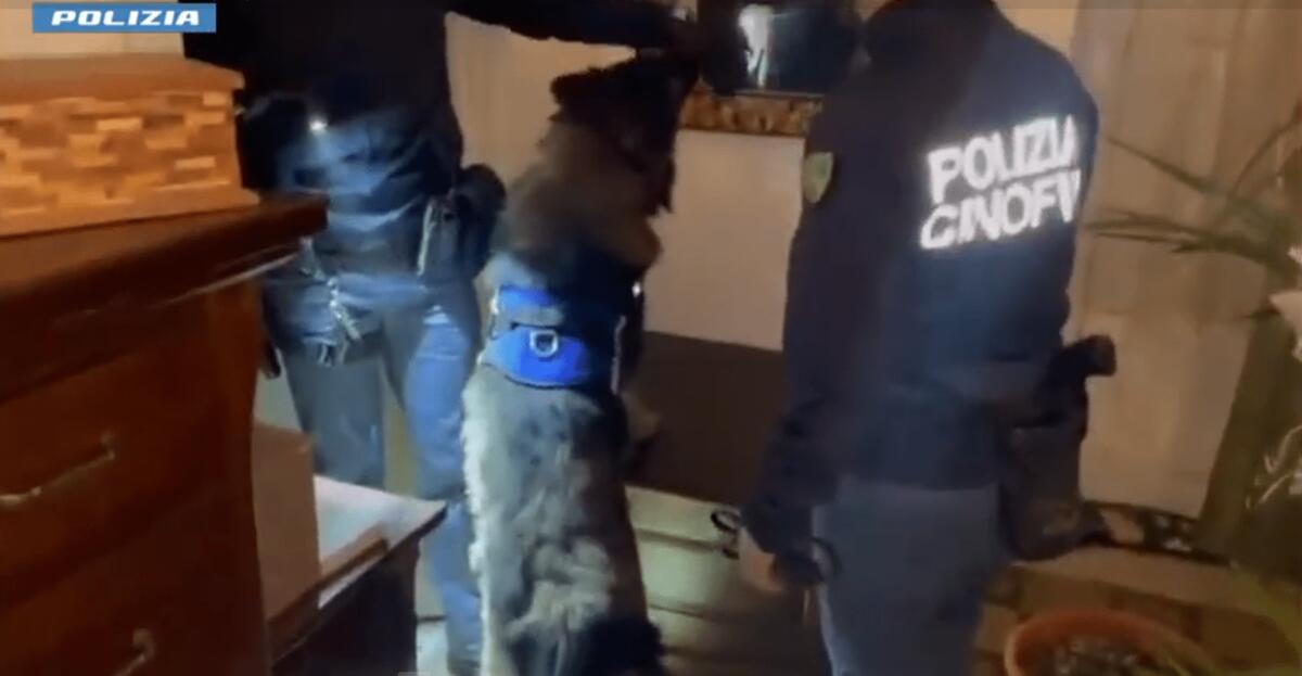 CATANIA. NON SOLO BARMAN MA ANCHE PUSHER, 34ENNE ARRESTATO DALLA POLIZIA DI STATO - 