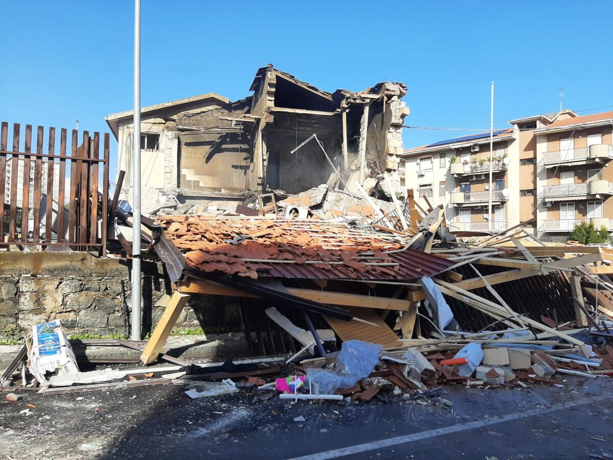 ESPLOSIONE A CATANIA, IL SINDACO: "È STATO UN MIRACOLO", SI INDAGA PER DISASTRO COLPOSO - 