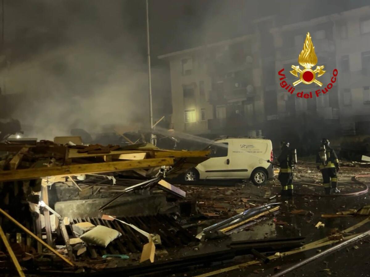 Esplosione e Crollo a Catania: 4 Feriti, di cui Uno in Codice Rosso. Tra loro Quattro Vigili del Fuoco. Disperso Ritrovato, si Era Allontanato - 