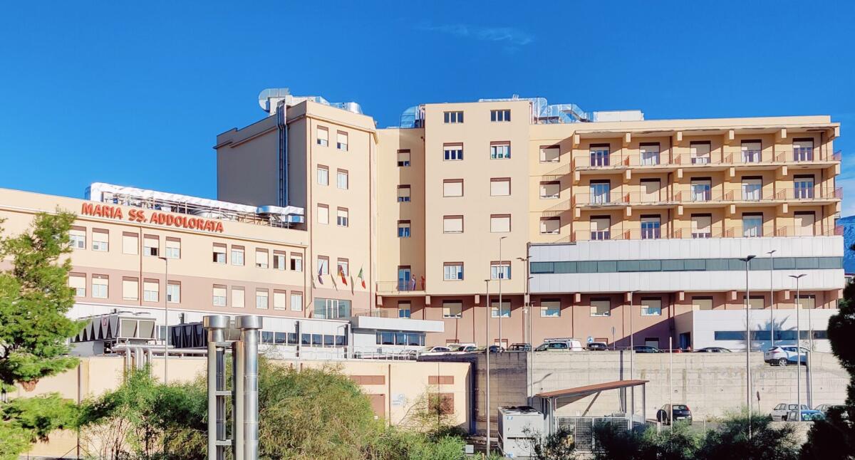25ENNE AGGREDISCE DOTTORESSA E PERSONALE SANITARIO ALL’OSPEDALE DI BIANCAVILLA: ARRESTATA. UGL: “SERVONO PRESIDI DI POLIZIA NEGLI OSPEDALI - 