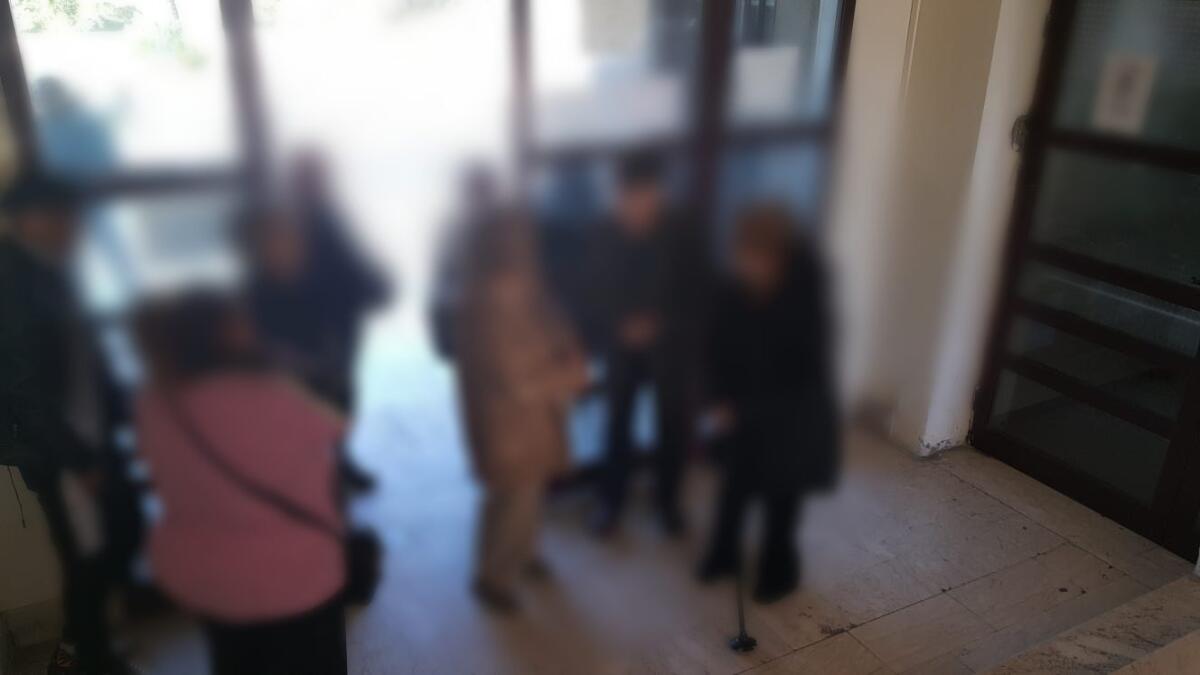 PATERNÒ, UFFICIO CARTE D'IDENTITÀ CHIUSO SENZA AVVISO: CITTADINI PROTESTANO PER IL DISSERVIZIO - 