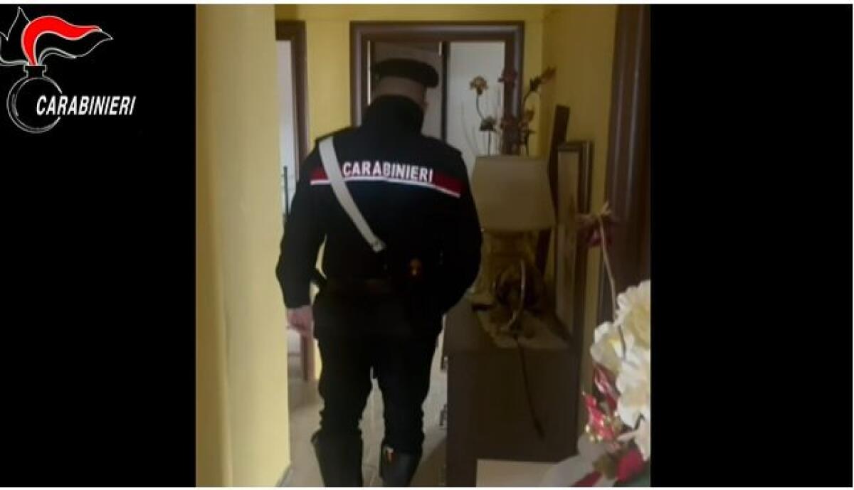 ORRORE A TRECASTAGNI: SCOPERTA CASA DI RIPOSO ABUSIVA. CINQUE ANZIANI TROVATI IN UN APPARTAMENTO FREDDO E SPORCO, DENUNCIATA 65ENNE. - 