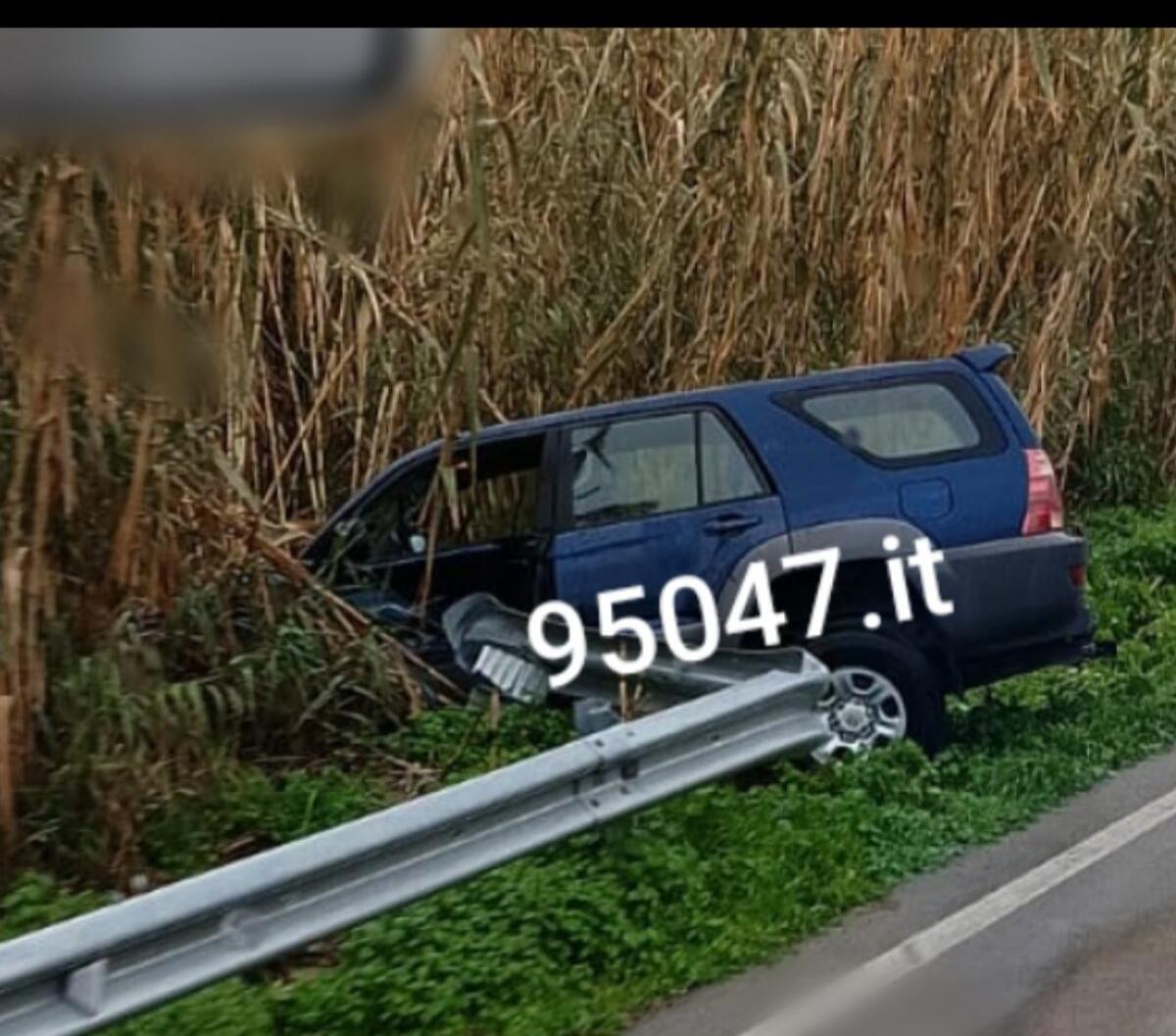INCIDENTE SULLA SS 192 A SIGONELLA: AUTO FUORI STRADA VICINO ALLA BASE MILITARE - 