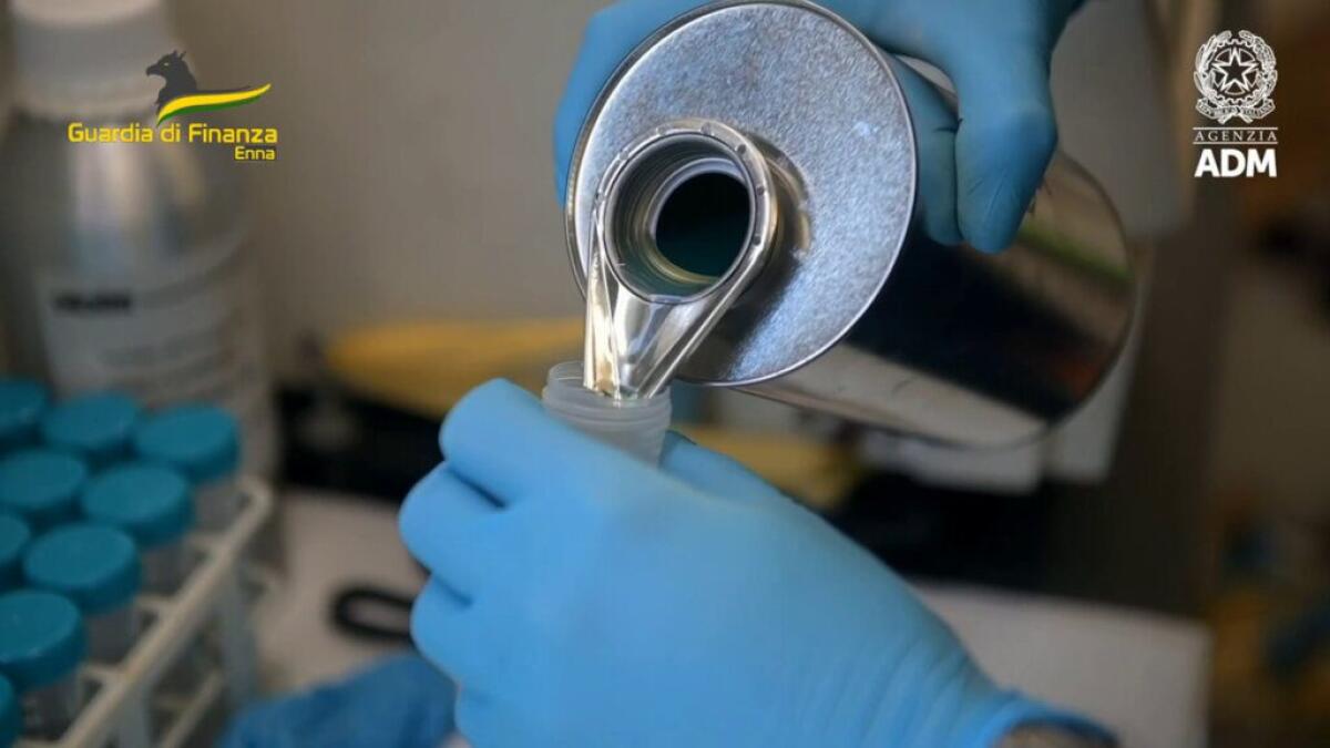 ENNA, SEQUESTRATI 18MILA LITRI DI GASOLIO A UN DISTRIBUTORE: ERA MISCELATO A PRODOTTI NON CONFORMI - 