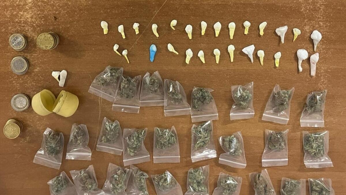 Droga nell’ovetto di cioccolata: giovane arrestato con contanti e ricetrasmittente - 