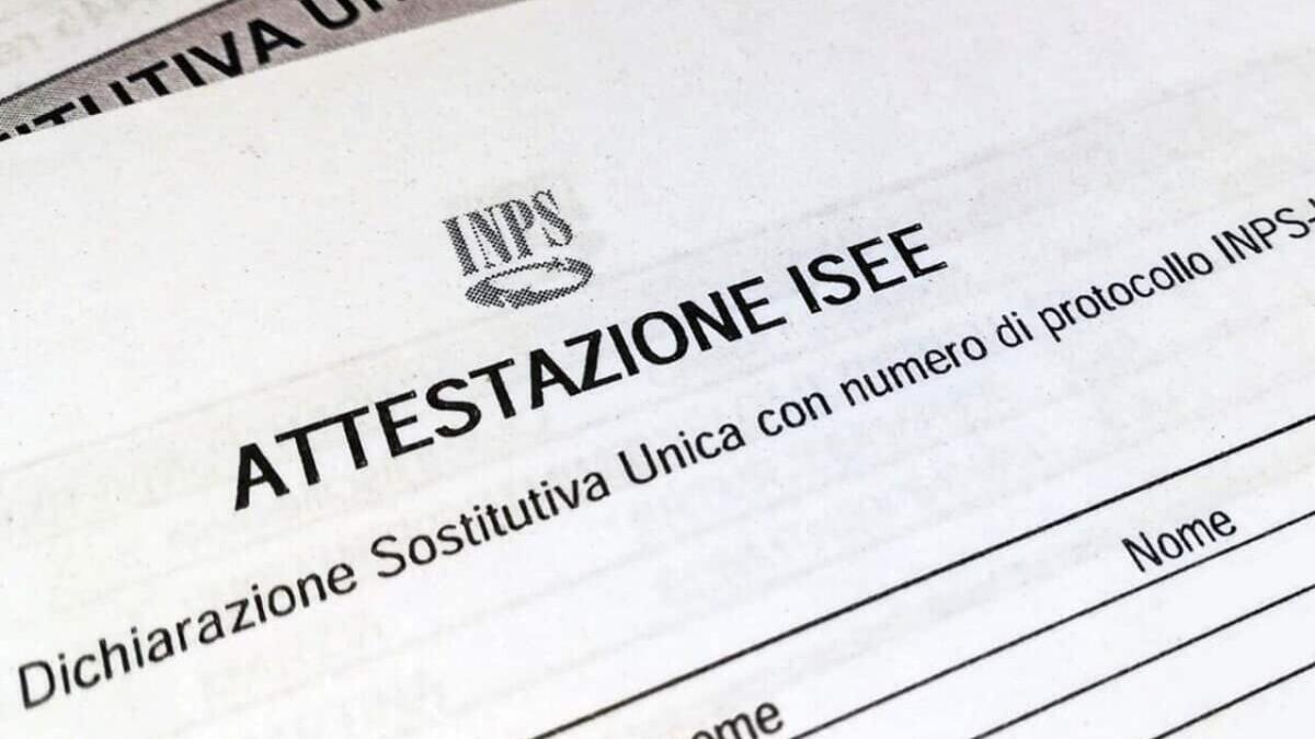 COME OTTENERE LA CERTIFICAZIONE ISEE 2025 CON POSTE ITALIANE - 