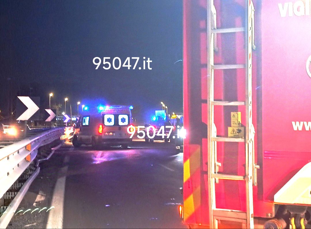 INCIDENTE SULLA SS121: SCONTRO TRA DUE VEICOLI SENZA FERITI GRAVI, TRAFFICO IN GRADUALE RIPRISTINO