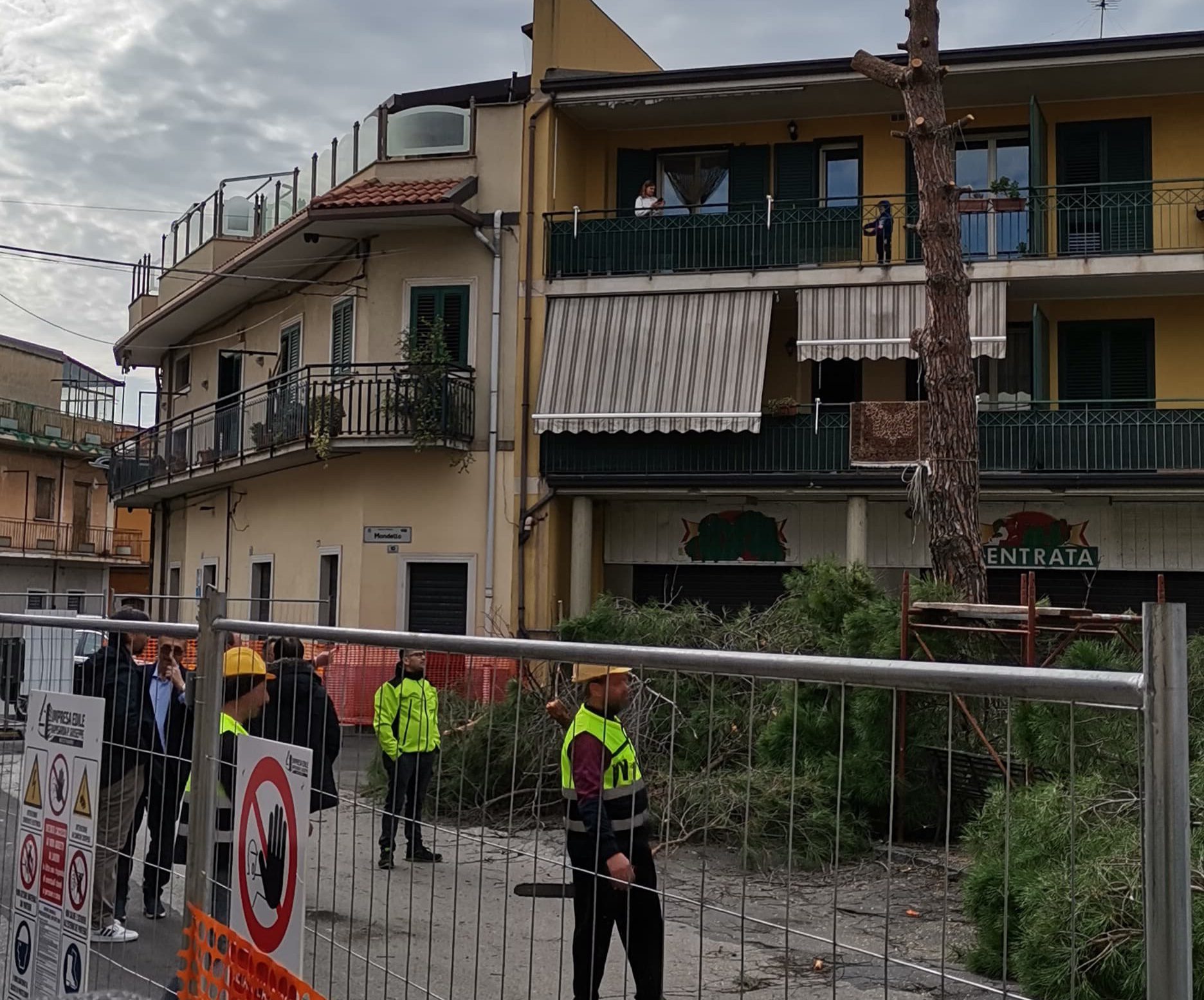 PATERNO'. INIZIANO I LAVORI DI RIQUALIFICAZIONE DELLA PIAZZA "VILLETTA"