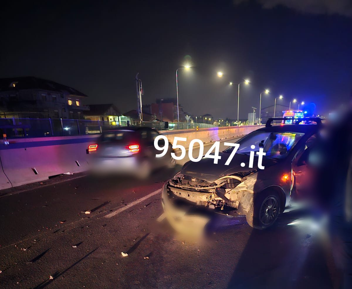 GRAVE INCIDENTE SULLA SS121: COINVOLTI PIÙ MEZZI, SOCCORSI SUL POSTO