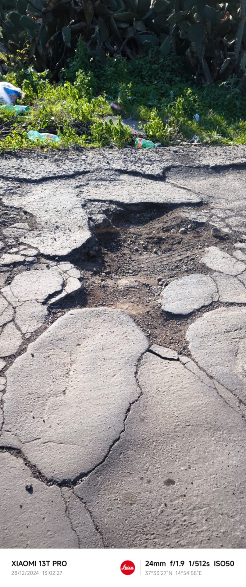 PATERNO'. STRADA COLABRODO, I RESIDENTI DI CONTRADA TRE CASE PROTESTANO