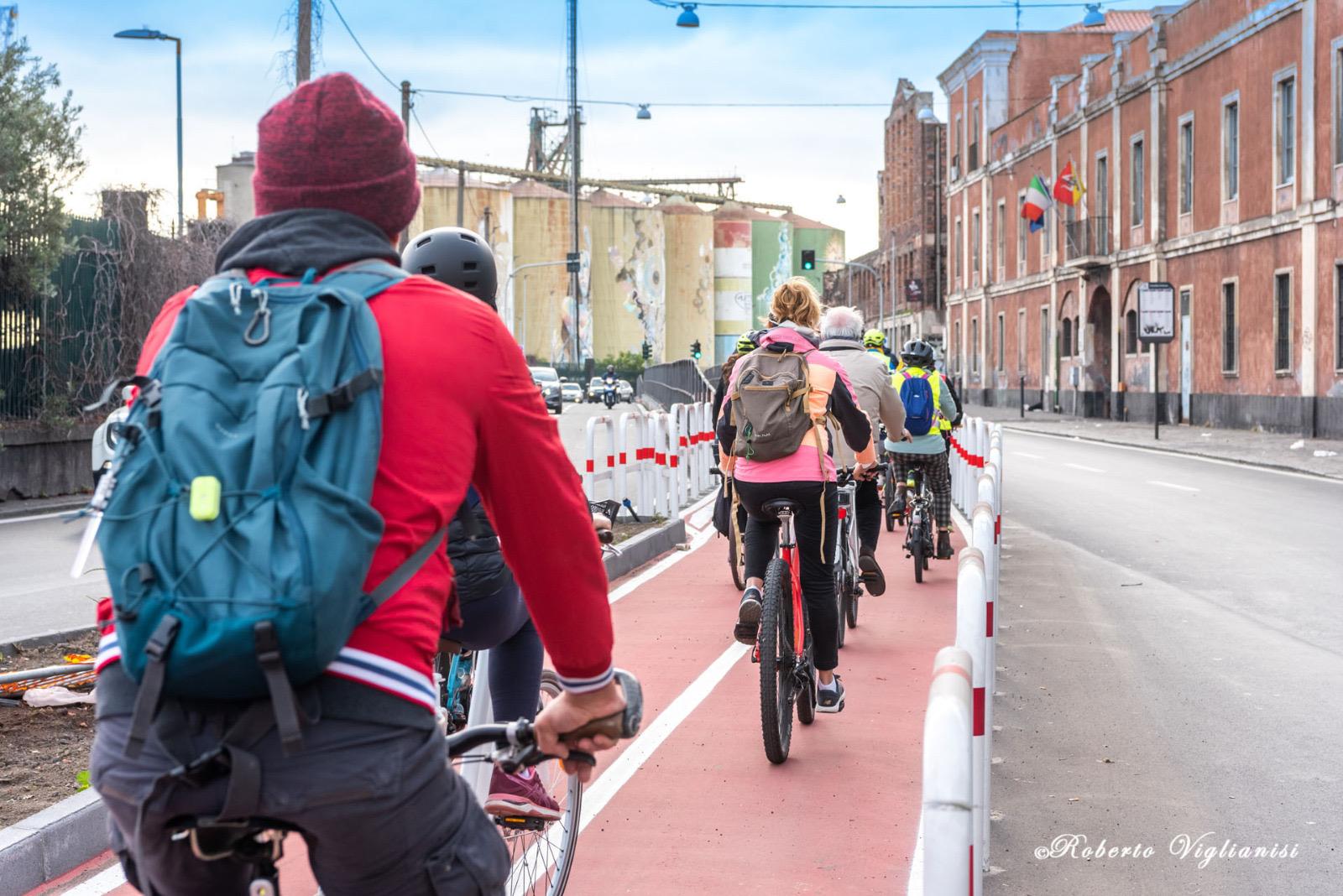 PASSEGGIATA IN BICICLETTA: APRE AL PUBBLICO LA PISTA CICLOPEDONALE TRA CENTRO STORICO E PLAIA