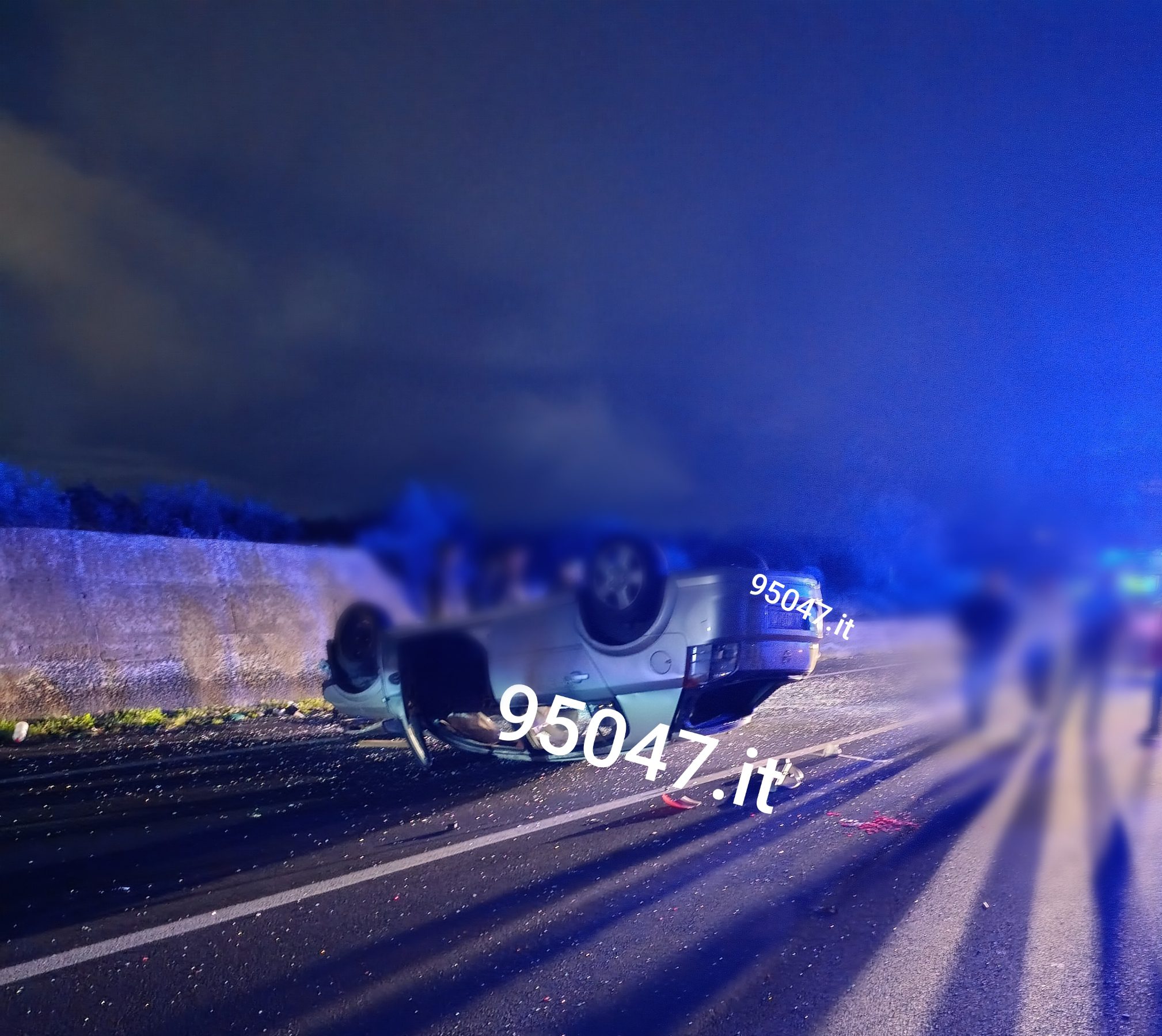 AGGIORNAMENTO INCIDENTE SULLA SS284: AUTO SI RIBALTA TRA BIANCAVILLA E ADRANO, DUE FERITI