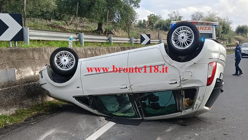 ADRANO: SCONTRO AUTO – CAMION SULLA SS284 FERITO 46ENNE DI RANDAZZO – LE FOTO