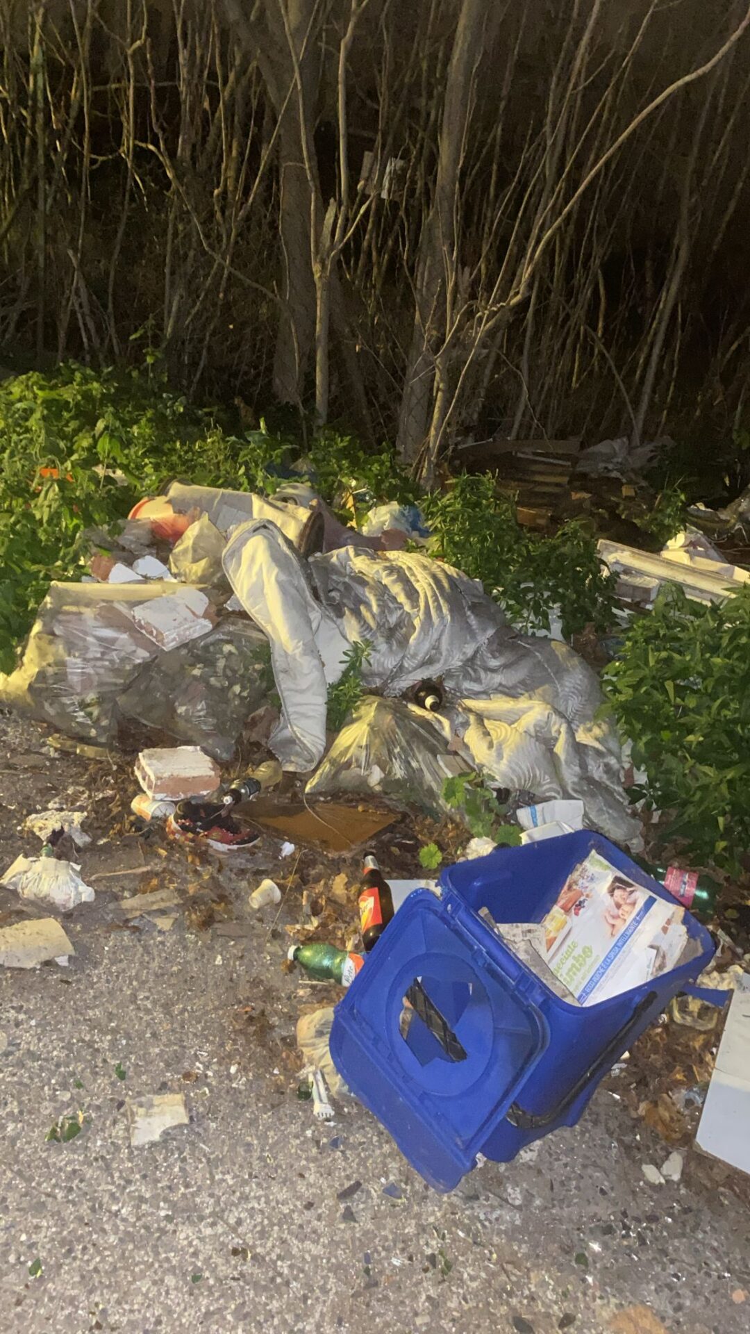 DEGRADO A PATERNO, PIAZZA NINO LA RUSSA: NON BASTANO AMMINISTRAZIONE E OPERATORI, SERVE IL CONTRIBUTO DI TUTTI. LA LETTERA DI UNA CITTADINA