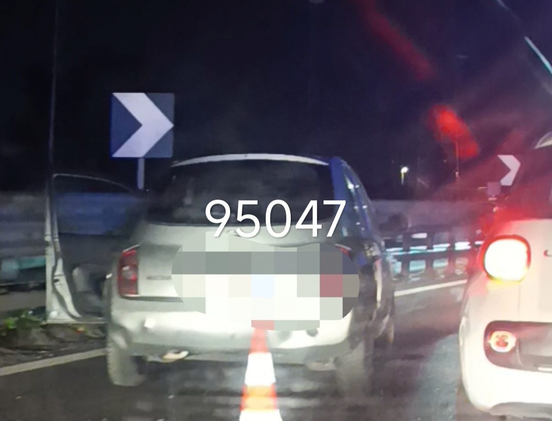 INCIDENTE SULLA SUPERSTRADA 121: TRA SVINCOLI PIANO TAVOLA E MISTERBIANCO, SOCCORSI SUL POSTO