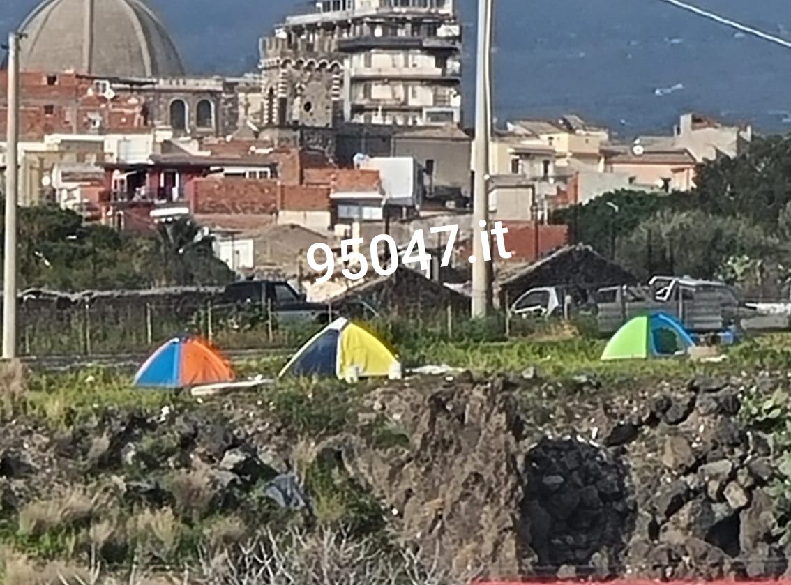 TENDE DORMITORIO E INSIECUREZZA A PATERNÒ: UNA LETTERA DI SEGNALAZIONE DI UNA RESIDENTE DELLA ZONA TRE FONTANE