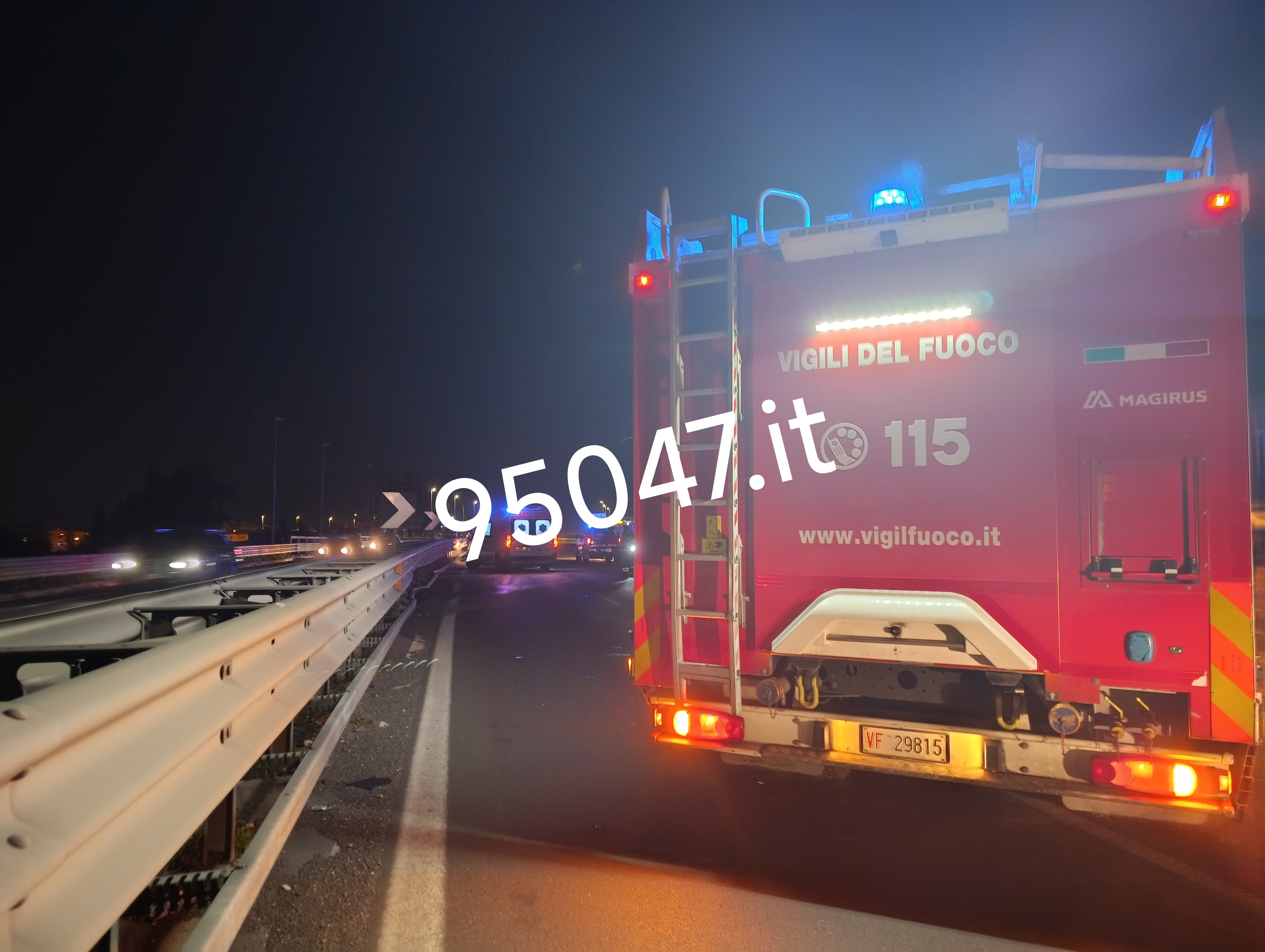 INCIDENTE SULLA SS121: SCONTRO TRA DUE VEICOLI SENZA FERITI GRAVI, TRAFFICO IN GRADUALE RIPRISTINO