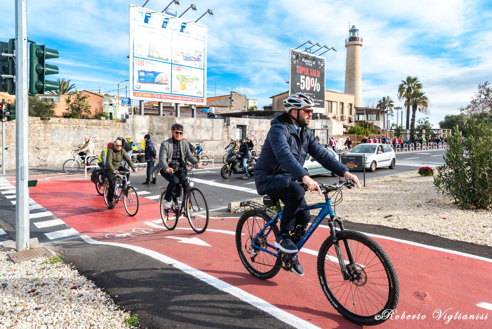 PASSEGGIATA IN BICICLETTA: APRE AL PUBBLICO LA PISTA CICLOPEDONALE TRA CENTRO STORICO E PLAIA