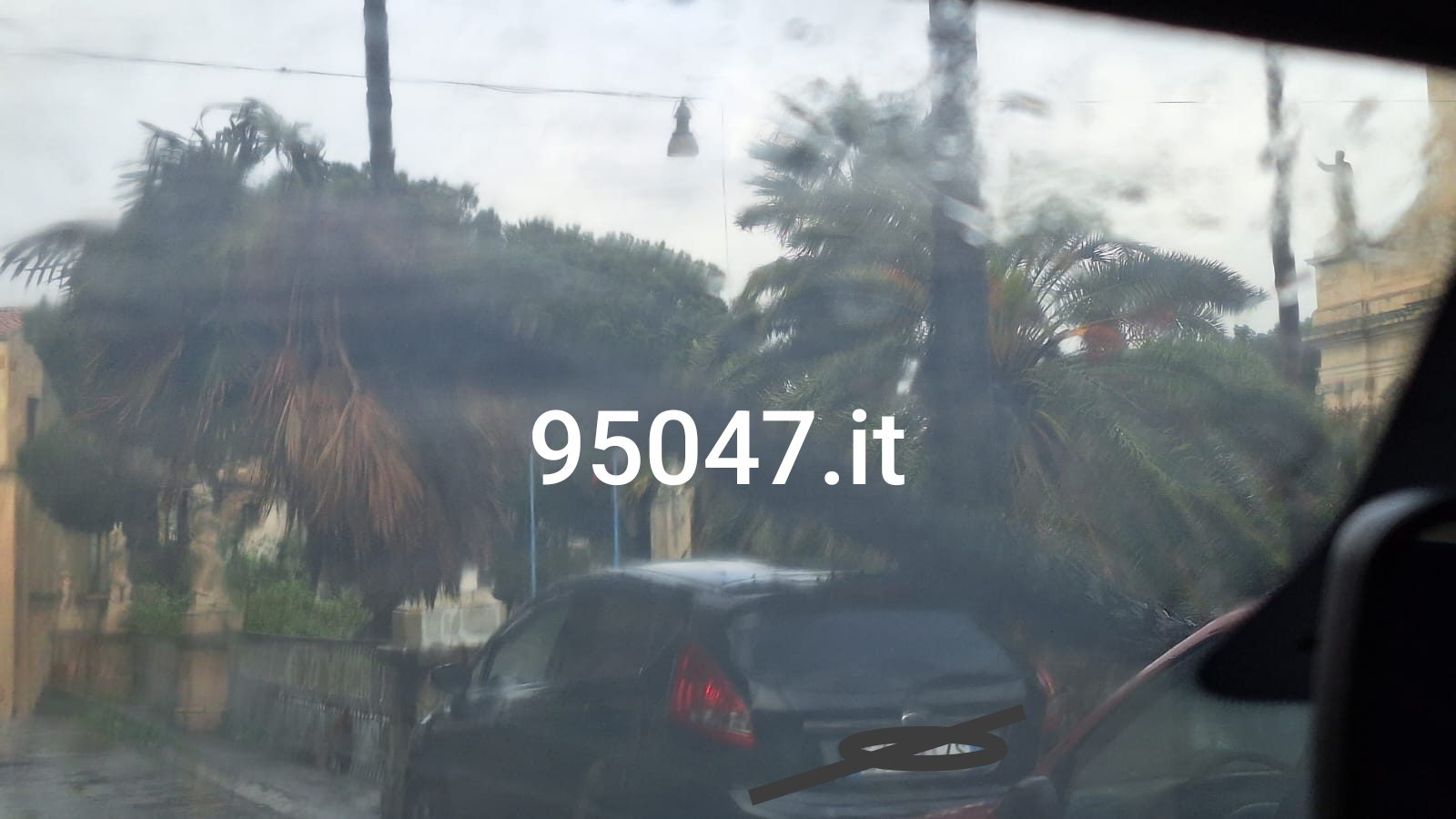 ALLERTA ROSSA A PATERNO': LA SITUAZIONE IN TEMPO REALE GRAZIE ALLE VOSTRE SEGNALAZIONI. MANDA LE TUE AL 3939504777