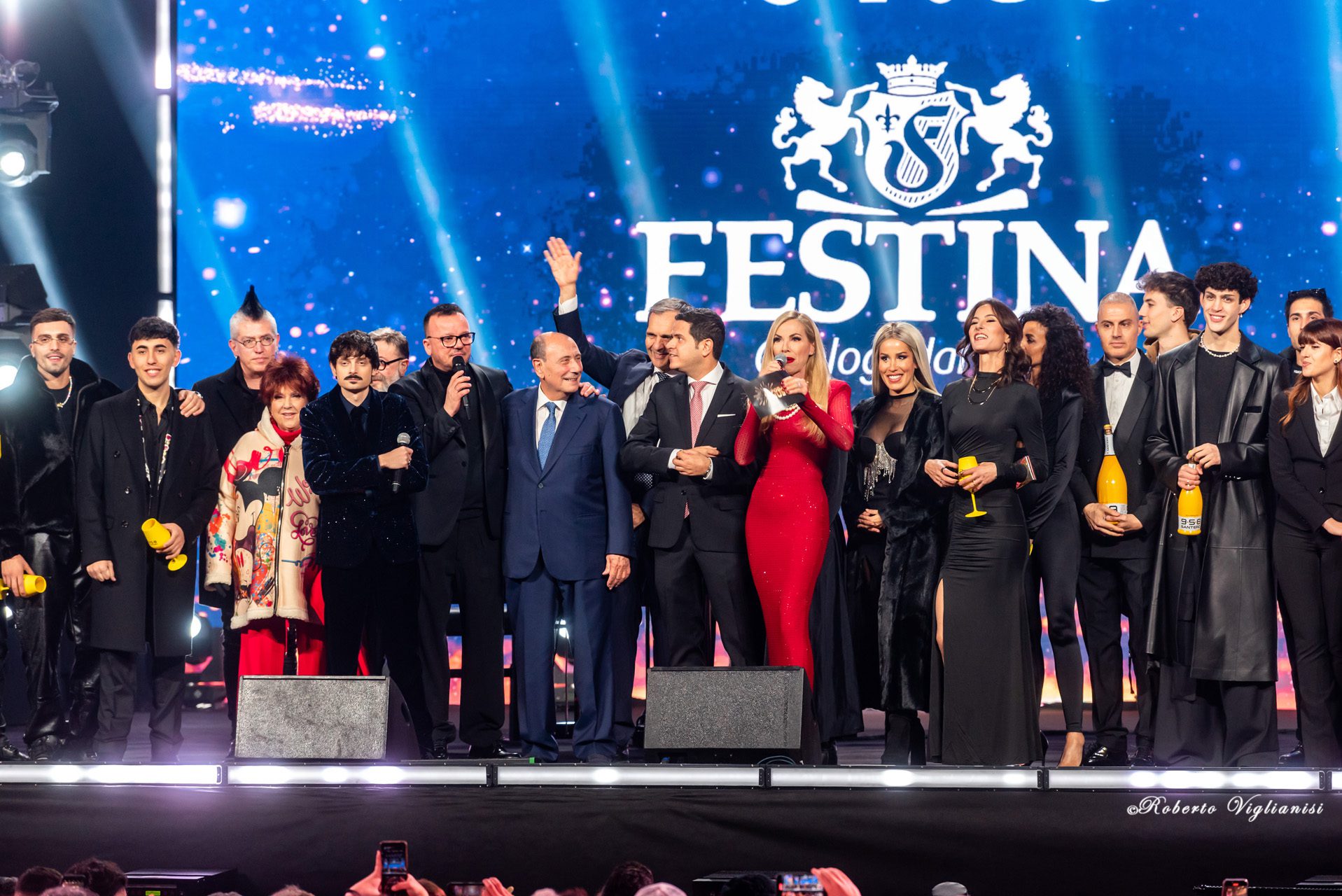 CANALE 5 CELEBRA IL CAPODANNO A CATANIA: 25.000 PERSONE E IL 25,3% DI SHARE, MA RAI1 VINCE GLI ASCOLTI