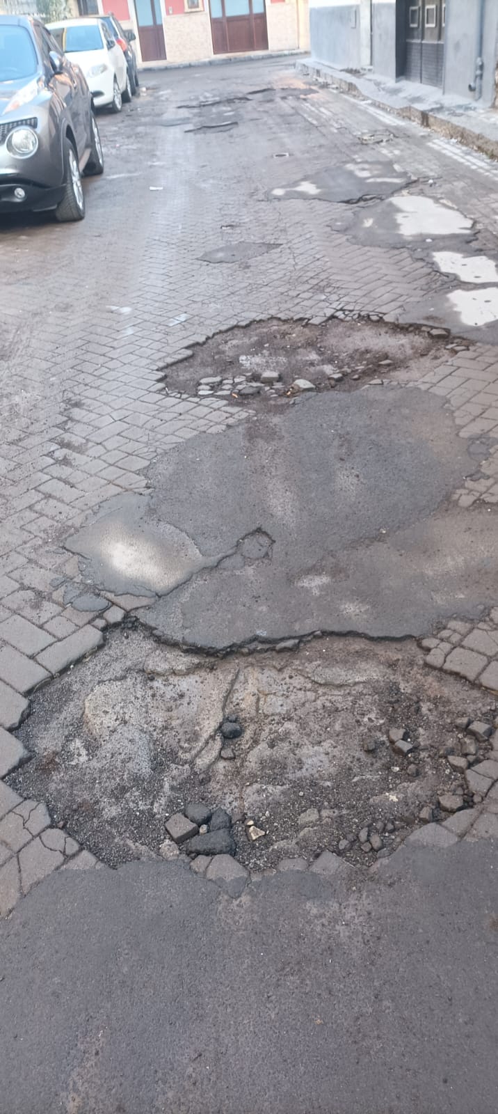 PATERNO'. LE SEGNALAZIONI DEI LETTORI: MAXI BUCHE E STRADE IMPRATICABILI DOPO IL MALTEMPO