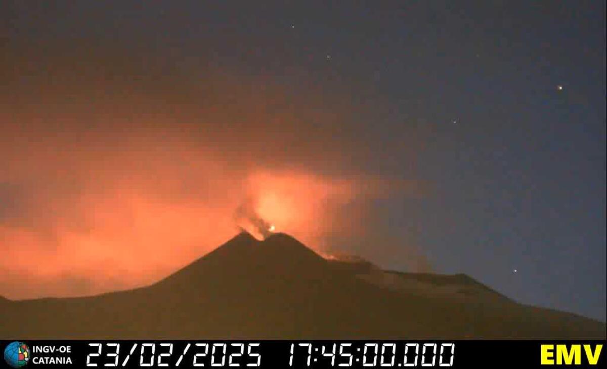 L'ETNA RITORNA A FARSI SENTIRE: TREMORI A LIVELLO ROSSO - 